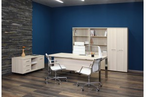 Офисный стол Fermo Light 160 см хромированные опоры