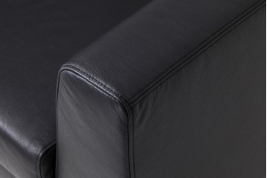 Трехместный диван CUBE+ черная кожа