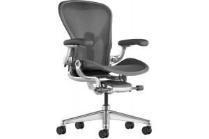 Офисное кресло Herman Miller Aeron Carbon/Polished Aluminum, размеры A,B,C Офисное кресло Herman Miller Aeron Carbon/Polished Aluminum, размеры A,B,C