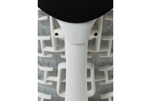 Кресло Herman Miller Embody Dark Carbon - White/Titanium (Balance)